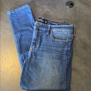 Hollister's Super Skinny Jeans